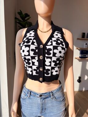 Say What? Black & White Floral Check Collared Crop Top